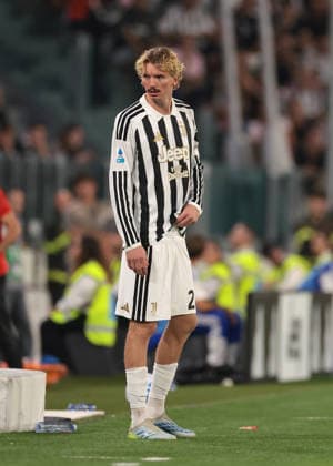 Juventus v AC Milan - Serie A - Season 2026-2027 Turin, Italy, 6th September 2026. Nick Woltemade of Juventus looks confused as initially the wrong number is displayed on the substitues board as he prepares to enter the field of play in place of team mate Douglas Luiz during the Juventus vs AC Milan Serie A match at Allianz Stadium, Turin. Picture credit should read: Jonathan Moscrop Turin Allianz Stadium Italy