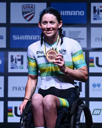 2026 UCI Para-cycling Road World Championships Picture by Olly Hassell SWpix.com - 06 09 2026 - Cycling - 2026 UCI Para-cycling Road World Championships - Huntsville, Alabama, United States of America - Women H3 Road Race podium - Lauren Parker (Australia) receiving the Bronze Medal Huntsville Cummings Research Park United States of America Copyright: x xSWpix.comx(t axPhotographyxHubxLtd)xOllyxHassell SWpix.comx SWP-3030-23414