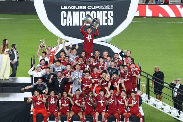 Toluca players celebrate with the trophy in a Leagues Cup final match between Toluca and Monterrey at Shell Energy Stadium in Houston, USA, 06 September 2026. Final Leagues Cup: Toluca - Monterrey !ACHTUNG: NUR REDAKTIONELLE NUTZUNG!  Copyright: xCarlosxRamírezx AME5232 20260907-55021326569_1