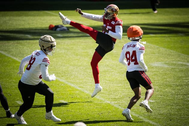 NFL, American Football Herren, USA 49ERS TRAINING, Corliss Waitman (c) during a San Francisco 49ers NFL training session at AAMI Park in Melbourne, Monday, September 7, 2026. ( NO ARCHIVING MELBOURNE VICTORIA AUSTRALIA  Copyright: xCHRISTOPHERxHOPKINSx 20260907118868190306