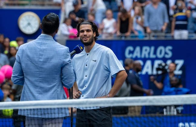 2026 US Open - Day 8 NEW YORK, NEW YORK - SEPTEMBER 6: Carlos Alcaraz of Spain at the interview on the court with Prakash Amritraj after his match against Tommy Paul of the United States during the 2026 US Open - Day 8 at USTA Billie Jean King National Tennis Center on September 6, 2026 in New York, New York. New York USTA Billie Jean King National Tennis Center New York United States Copyright: xSusanxMullane ISIxPhotosx 9753