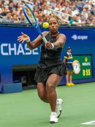 2026 US Open - Day 8 NEW YORK, NEW YORK - SEPTEMBER 6: Taylor Townsend of the United States returns a shot during her match against Taylor Townsend of the United States during the 2026 US Open - Day 8 at USTA Billie Jean King National Tennis Center on September 6, 2026 in New York, New York. New York USTA Billie Jean King National Tennis Center New York United States Copyright: xSusanxMullane ISIxPhotosx 9753