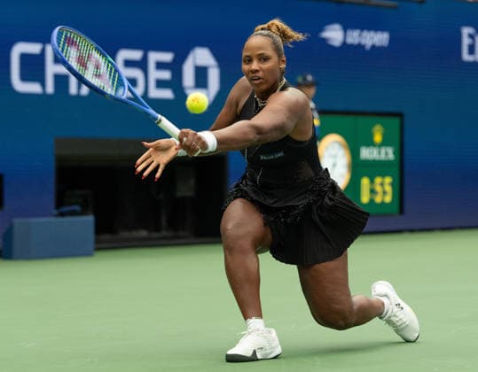 2026 US Open - Day 8 NEW YORK, NEW YORK - SEPTEMBER 6: Taylor Townsend of the United States returns a shot during her match against Taylor Townsend of the United States during the 2026 US Open - Day 8 at USTA Billie Jean King National Tennis Center on September 6, 2026 in New York, New York. New York USTA Billie Jean King National Tennis Center New York United States Copyright: xSusanxMullane ISIxPhotosx 9753
