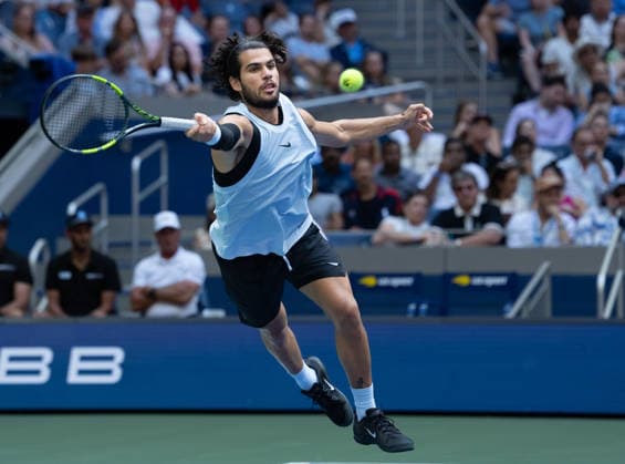 2026 US Open - Day 8 NEW YORK, NEW YORK - SEPTEMBER 6: Carlos Alcaraz of Spain returns a shot during his match against Tommy Paul of the United States during the 2026 US Open - Day 8 at USTA Billie Jean King National Tennis Center on September 6, 2026 in New York, New York. New York USTA Billie Jean King National Tennis Center New York United States Copyright: xSusanxMullane ISIxPhotosx 9753
