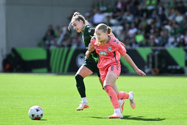 Fußball I Frauen I Saison 2026-2027 I Bundesliga I 3. Spieltag I VfL Wolfsburg - SV Werder Bremen I 06.09.2026 Zweikampf Sophia Kleinherne (4, VfL Wolfsburg), Marie Gmeineder (6, SV Werder Bremen) Wolfsburg AOK Stadion Niedersachsen Deutschland *** Soccer I Women s I 2026–2027 Season I Bundesliga I Matchday 3 I VfL Wolfsburg vs. SV Werder Bremen I September 6, 2026, Tackle by Sophia Kleinherne 4, VfL Wolfsburg, Marie Gmeineder 6, SV Werder Bremen, Wolfsburg, AOK Stadium, Lower Saxony, Germany Copyright: xLobeca InesxHähnelx