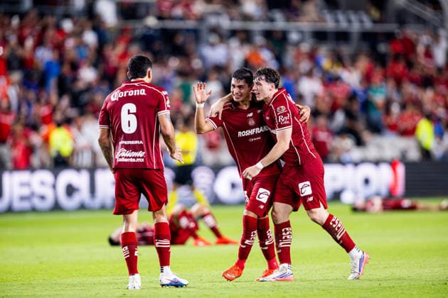 September 6, 2026, Houston, Texas, USA: Toluca FC defender EVERARDO LOPEZ (25) and forward FEDERICO VINAS (16) celebrate following their win of the Leagues Cup Final match against Monterrey at Shell Energy Stadium. Soccer 2026: Leagues Cup Final: Toluca FC Vs. Monterrey  - ZUMAh306 20260906_zsp_h306_023 Copyright: xOscarxHerrerax