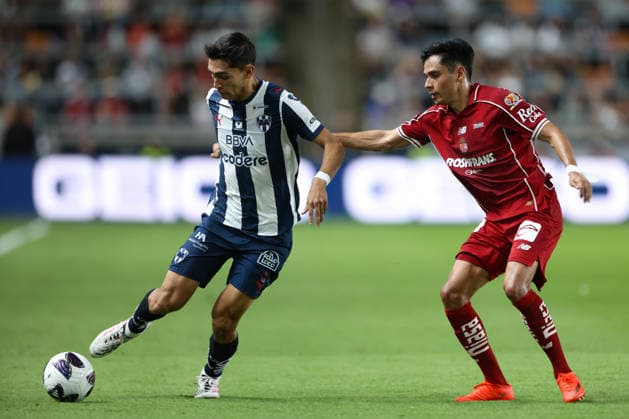 Jorge Díaz (right) of Toluca challenges Fidel Ambríz of Monterrey for the ball in a Leagues Cup final match between Toluca and Monterrey at Shell Energy Stadium in Houston, USA, 06 September 2026. Final Leagues Cup: Toluca - Monterrey !ACHTUNG: NUR REDAKTIONELLE NUTZUNG!  Copyright: xCarlosxRamírezx AME5217 0866117610st
