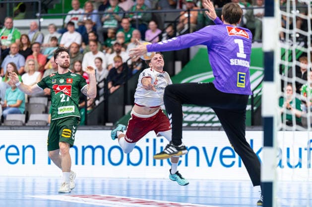 L R Felix Goettler (TuSEM Essen), No. 04, shooting at the goal against Malte Semisch (GWD Minden), No. 01, GER, GWD Minden vs. TuSEM Essen, Handball, 2nd Bundesliga, Matchday 2, 2026–2027 season, September 6, 2026, GER, GWD Minden vs. TuSEM Essen, Handball, 2nd Bundesliga, Matchday 2, 2026–2027 season, September 6, 2026, Minden Copyright: xEibner-Pressefoto JanxRollingerx EP_JSK