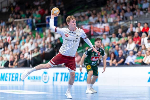 Felix Mart of TuSEM Essen (No. 03) takes a seven-meter throw, which is saved by Malte Semisch of GWD Minden (No. 01). GWD Minden vs. TuSEM Essen, Handball, 2nd Bundesliga, Matchday 2, 2026–2027 season, September 6, 2026 GER, GWD Minden vs. TuSEM Essen, Handball, 2nd Bundesliga, Matchday 2, 2026–2027 season, September 6, 2026 Minden Copyright: xEibner-Pressefoto JanxRollingerx EP_JSK