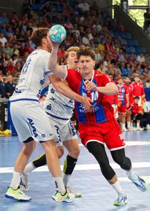 September 6, 2026, Germany, Bietigheim, Handball Bundesliga, 2026–2027 season: SG BBM Bietigheim vs. TBV Lemgo; from left: Hendrik Wagner (TBV), Lukas Hutecek (TBV), Jonas Josef (BBM)