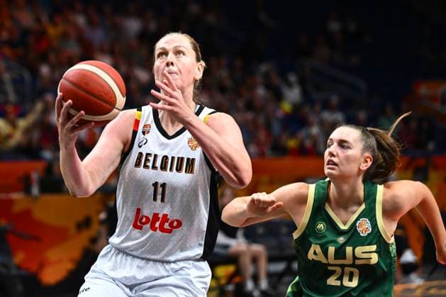 Belgium v Australia - FIBA Women s Basketball World Cup 2026 BERLIN, GERMANY - SEPTEMBER 07 : Meesseman Emma power forward of Belgium and Borlase Isobel guard of Australia during the FIBA Women s Basketball World Cup group C phase match between Belgium and Australia in Berlin on September 7, 2026 in Berlin, Germany, 07 09 2026 Berlin Germany  Copyright: xVincentxKalutx