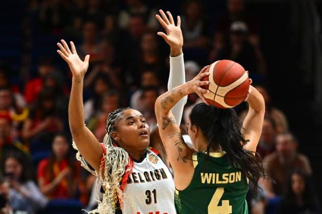 Belgium v Australia - FIBA Women s Basketball World Cup 2026 BERLIN, GERMANY - SEPTEMBER 07 : Lisowa Mbaka Maxuella small forward of Belgium and Wilson Alex shooting guard of Australia during the FIBA Women s Basketball World Cup group C phase match between Belgium and Australia in Berlin on September 7, 2026 in Berlin, Germany, 07 09 2026 Berlin Germany  Copyright: xVincentxKalutx