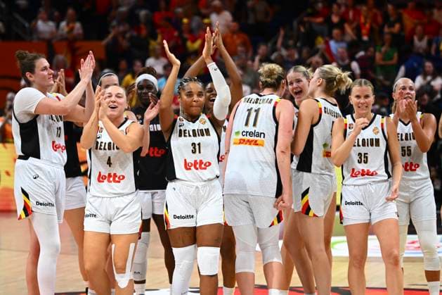 Belgium v Australia - FIBA Women s Basketball World Cup 2026 BERLIN, GERMANY - SEPTEMBER 07 : Lisowa Mbaka Maxuella small forward of Belgium and the players of Belgium celebrate the victory during the FIBA Women s Basketball World Cup group C phase match between Belgium and Australia in Berlin on September 7, 2026 in Berlin, Germany, 07 09 2026 Berlin Germany  Copyright: xVincentxKalutx