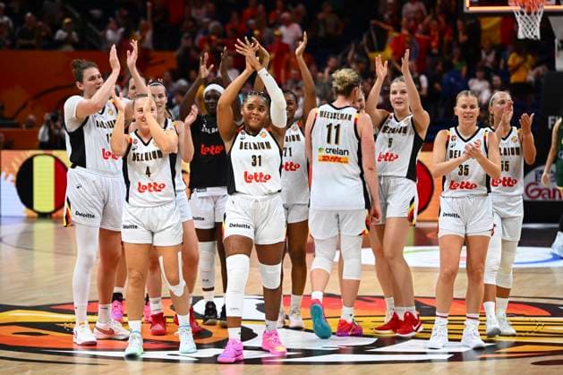 Belgium v Australia - FIBA Women s Basketball World Cup 2026 BERLIN, GERMANY - SEPTEMBER 07 : Lisowa Mbaka Maxuella small forward of Belgium and the players of Belgium celebrate the victory during the FIBA Women s Basketball World Cup group C phase match between Belgium and Australia in Berlin on September 7, 2026 in Berlin, Germany, 07 09 2026 Berlin Germany  Copyright: xVincentxKalutx