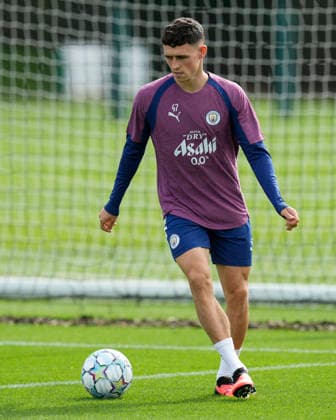 Manchester City Training Phil Foden of Manchester City controls the ball during the Manchester City Training Session ahead of the UEFA Champions League Round 1 game against FC Porto at the Etihad Campus, Manchester, England on 7 September 2026 Credit: Steve Flynn Every Second Media Editorial use only. All images are copyright Every Second Media Limited. No images may be reproduced without prior permission. Copyright: xIMAGO EveryxSecondxMediax ESM-2141-0004 StevexFlynnx xEveryxSecondxMediax