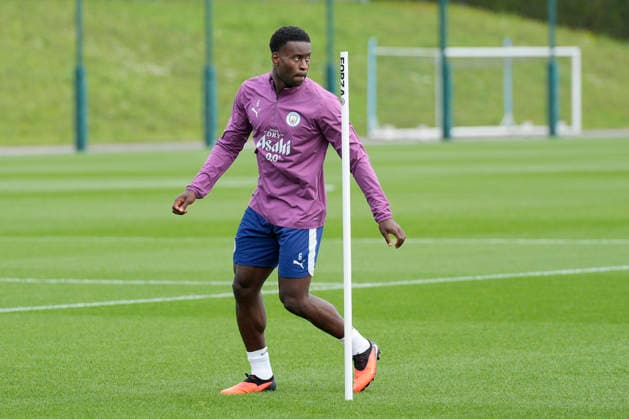 Manchester City Training Marc GuÃ hi of Manchester City warms up during the Manchester City Training Session ahead of the UEFA Champions League Round 1 game against FC Porto at the Etihad Campus, Manchester, England on 7 September 2026 Credit: Steve Flynn Every Second Media Editorial use only. All images are copyright Every Second Media Limited. No images may be reproduced without prior permission. Copyright: xIMAGO EveryxSecondxMediax ESM-2141-0040 StevexFlynnx xEveryxSecondxMediax