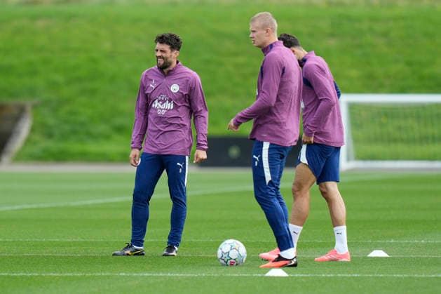 Manchester City Training Mateo Kovacic and Erling Haaland of Manchester City warm up during the Manchester City Training Session ahead of the UEFA Champions League Round 1 game against FC Porto at the Etihad Campus, Manchester, England on 7 September 2026 Credit: Steve Flynn Every Second Media Editorial use only. All images are copyright Every Second Media Limited. No images may be reproduced without prior permission. Copyright: xIMAGO EveryxSecondxMediax ESM-2141-0064 StevexFlynnx xEveryxSecondxMediax