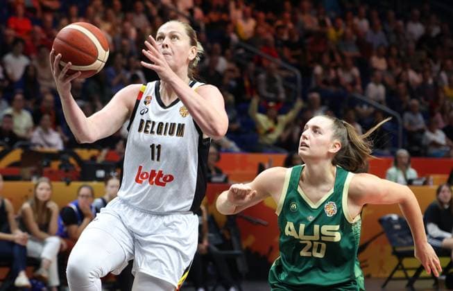 Belgium s Emma Meesseman and Australia™ Isobel Borlase fight for the ball during a basketball game between Belgian national team, Nationalteam Belgian Cats and Australia, game 3 of the group phase at the FIBA Women s Basketball World Cup, on Monday 7 September 2026, in Berlin, Germany. The FIBA Women s Basketball World Cup takes place in Berlin from 4 to 23 September 2026. VIRGINIExLEFOUR  x185530258x