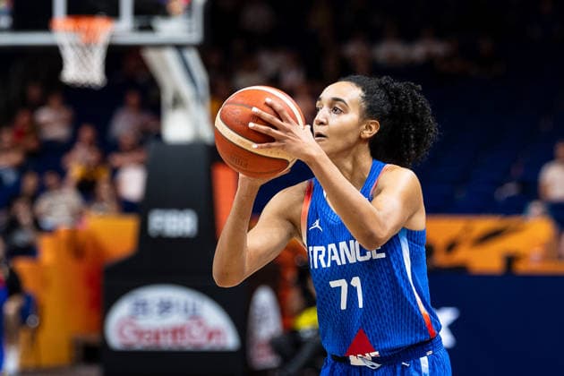 Leila Lacan of France, age 71, taking a shot; GER, Nigeria vs. France, basketball, 2026 FIBA Women’s World Cup, group stage, Match Day 3, September 7, 2026, GER, Nigeria vs. France, Basketball, 2026 FIBA Women’s World Cup, Group Stage, Matchday 3, September 7, 2026, Berlin Copyright: xEibner-Pressefoto MaxxVincenx EP_MVN