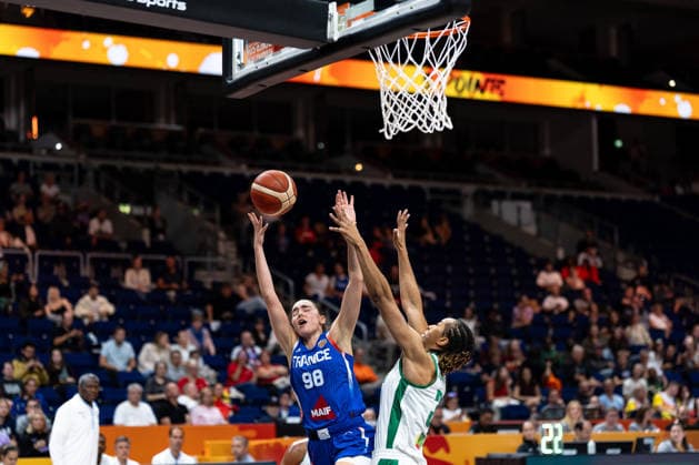 Pauline Astier (France), 98 on a layup; Pallas Kunaiyi (Nigeria), 03; GER; Nigeria vs. France; Basketball; 2026 FIBA Women’s World Cup; Group Stage; Matchday 3; September 7, 2026, GER, Nigeria vs. France, Basketball, 2026 FIBA Women’s World Cup, Group Stage, Matchday 3, September 7, 2026, Berlin Copyright: xEibner-Pressefoto MaxxVincenx EP_MVN