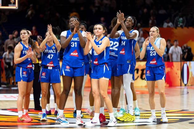 French team celebrates after victory at the end of the game, Carla Leite (France), 00, Romane Bernies (France), 47, Aminata Gueye (France), 31, Pauline Astier (France), 98, Dominique Malonga (France), 14, Marine Johannes (France), 23, GER, Nigeria vs. France, Basketball, 2026 FIBA Women’s World Cup, Group Stage, Matchday 3, September 7, 2026, GER, Nigeria vs. France, Basketball, 2026 FIBA Women’s World Cup, Group Stage, Matchday 3, September 7, 2026, Berlin Copyright: xEibner-Pressefoto MaxxVincenx EP_MVN