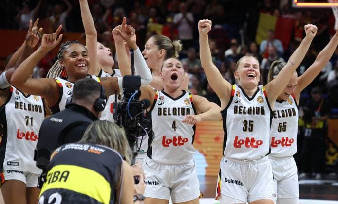 Belgian Cats players celebrate after winning a basketball game between Belgian national team, Nationalteam Belgian Cats and Australia, game 3 of the group phase at the FIBA Women s Basketball World Cup, on Monday 7 September 2026, in Berlin, Germany. The FIBA Women s Basketball World Cup takes place in Berlin from 4 to 23 September 2026. VIRGINIExLEFOUR  x185540854x