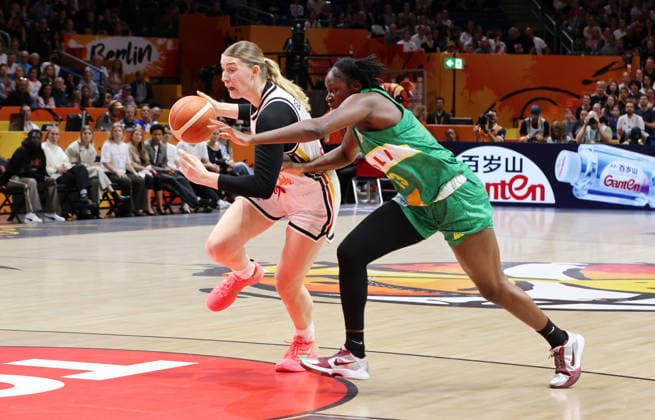 Luisa Geiselsöder with the ball, Sika Kone in a duel; game scene; action; sports; basketball; FIBA World Cup; World Championship; Women s World Cup; 2026-2027 season; July 9, 2026; DBB; Germany (GER) vs. Mali
