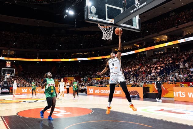 Nyara Sabally (Germany), No. 8, making a layup; Alima Dembele (Mali), No. 12; GER, Germany vs. Mali, basketball, 2026 FIBA Women’s World Cup, group stage, Matchday 3, September 7, 2026, GER, Germany vs. Mali, Basketball, 2026 FIBA Women’s World Cup, Group Stage, Matchday 3, September 7, 2026, Berlin Copyright: xEibner-Pressefoto MaxxVincenx EP_MVN
