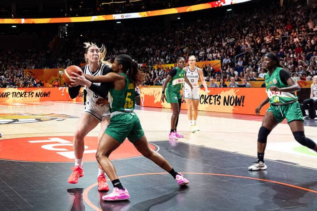 Luisa Geiselsoder (Germany), No. 15, in a one-on-one battle with Rokia Doumbia (Mali), No. 52, GER, Germany vs. Mali, Basketball, 2026 FIBA Women’s World Cup, Group Stage, Matchday 3, September 7, 2026, GER, Germany vs. Mali, Basketball, 2026 FIBA Women’s World Cup, Group Stage, Matchday 3, September 7, 2026, Berlin Copyright: xEibner-Pressefoto MaxxVincenx EP_MVN