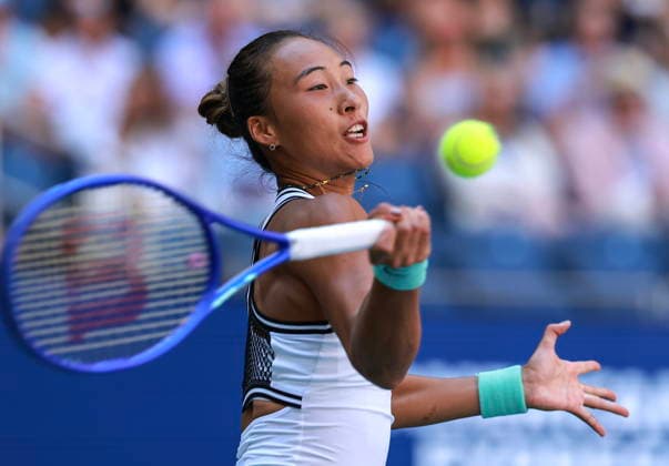 US Open tennis tournament - Day 9 Qinwen Zheng of China in action against Iga Swiatek of Poland during the Women s Singles round 4 of the US Open Tennis Championships at the USTA Billie Jean King National Tennis Center in Flushing Meadows, New York, USA, 07 September 2026. The 2026 US Open tournament runs from 23 August through 13 September. FLUSHING MEADOWS NEW YORK United States  Copyright: xCRISTOBALxHERRERA-ULASHKEVICHx