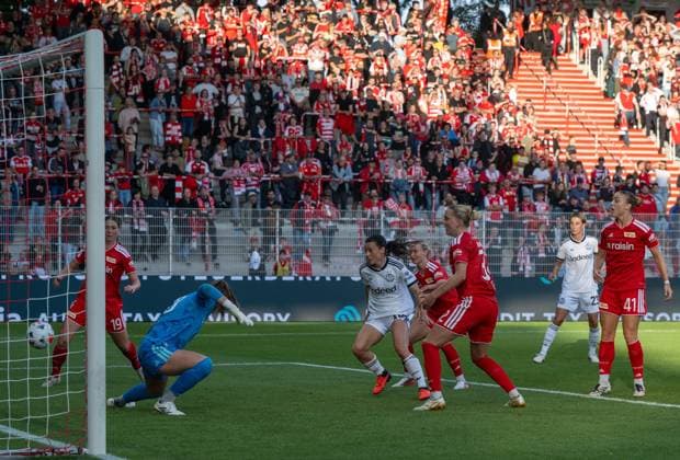 Fußball, Frauen, Saison 2026 2027, Google Pixel Frauen-Bundesliga (3. Spieltag), 1. FC Union Berlin - Eintracht Frankfurt, Laura Freigang (nicht im Bild, Eintracht Frankfurt) erzielt das Tor zum 0:1 gegen Torfrau Nadine Böhi (1. Frauen 1. FC Union), 07.09.2026, *** Soccer, Women, 2026–2027 Season, Google Pixel Women’s Bundesliga Matchday 3, 1. FC Union Berlin vs. Eintracht Frankfurt, Laura Freigang not in the picture, Eintracht Frankfurt scores the 0–1 goal against goalkeeper Nadine Böhi (Women’s 1st Division, 1. FC Union), September 7, 2026, Copyright: xMatthiasxKochx