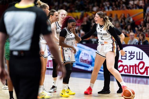 Alexis Peterson, Germany, 01, celebrates with Luisa Geiselsoder, Germany, 15, GER, Germany vs. Mali, Basketball, 2026 FIBA Women’s World Cup, Group Stage, Matchday 3, September 7, 2026, GER, Germany vs. Mali, Basketball, 2026 FIBA Women’s World Cup, Group Stage, Matchday 3, September 7, 2026, Berlin Copyright: xEibner-Pressefoto MaxxVincenx EP_MVN