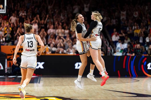 Leonie Fiebich (Germany, 13), Emily Bessoir (Germany, 22), and Luisa Geiselsoder (Germany, 15) celebrate; celebration, joy; GER, Germany vs. Mali, basketball, 2026 FIBA Women’s World Cup, group stage, Matchday 3, September 7, 2026, GER, Germany vs. Mali, basketball, 2026 FIBA Women’s World Cup, group stage, Matchday 3, September 7, 2026, Berlin Copyright: xEibner-Pressefoto MaxxVincenx EP_MVN