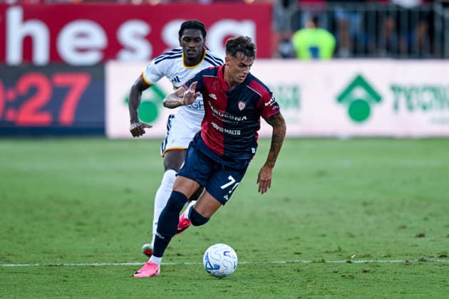 Cagliari s Daniel Maldini in action during the Serie A soccer match between Cagliari Calcio and Lecce at the Unipol Domus in Cagliari, Sardinia - Monday 7th september 2026. - Soccer  Copyright: xGianlucaxZuddas LaPressex