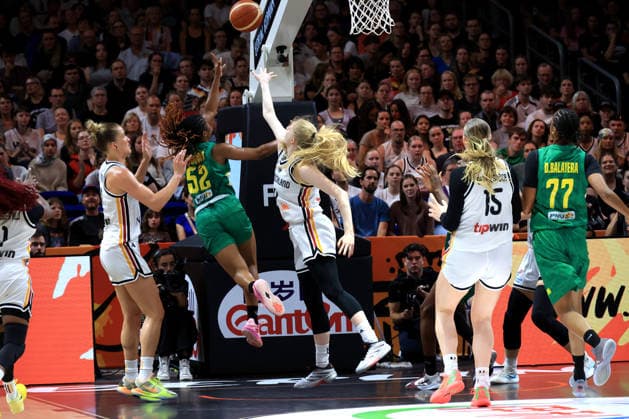 September 7, 2026, GER, Basketball, Women s, FIBA Basketball World Cup, 2026, Germany vs. Czechia Frieda Buehner (Germany) 20, Leonie Fiebich (Germany) 13, Rokia Doumbia (Mali) 52 Berlin Uber Arena, Berlin, Germany Copyright: xNordphotox xEnglerx