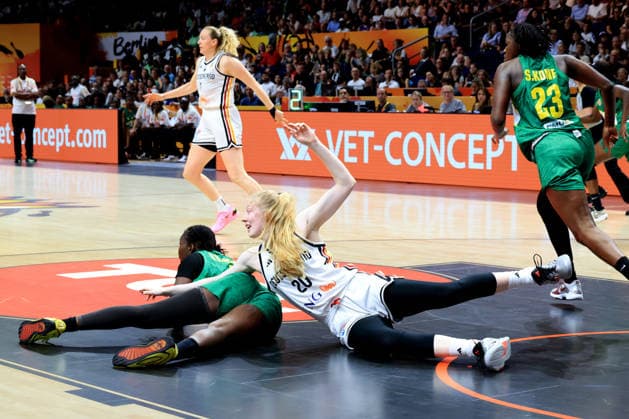 September 7, 2026, GER, Basketball, Women s, FIBA Basketball World Cup, 2026, Germany vs. Czechia Frieda Buehner (Germany 20), Aminata Sangare (Mali 2) Berlin Uber Arena, Berlin, Germany Copyright: xNordphotox xEnglerx