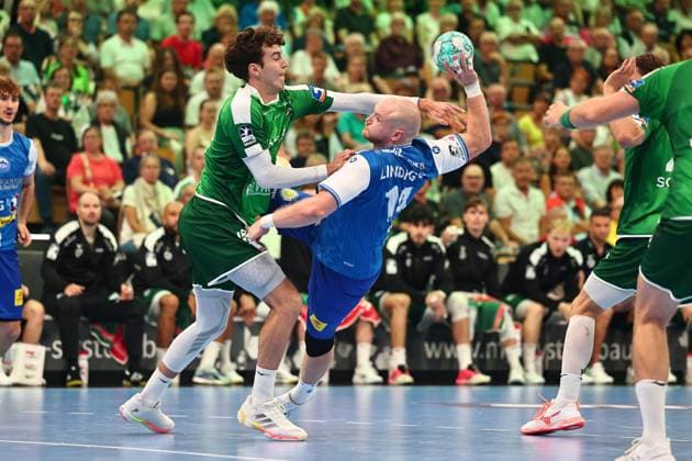 Marti Soler (HSG Wetzlar) in a one-on-one battle with Peter Walz (ThSV Eisenach), GER, HSG Wetzlar vs. ThSV Eisenach, Handball, Opel Handball Bundesliga, Matchday 3, 2026–2027 season, September 7, 2026 GER, HSG Wetzlar vs. ThSV Eisenach, Handball, Opel Handball Bundesliga, Matchday 3, 2026–2027 season, September 7, 2026 Wetzlar Copyright: xEibner-Pressefoto RenexWeissx EP_RWS