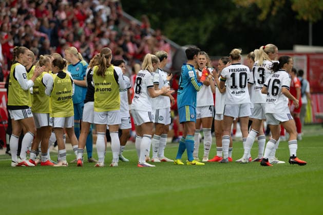 Frankfurter Mannschaft schwört sich auf das Spiel ein, 1. FC Union Berlin Frauen vs. Eintracht Frankfurt Frauen, Fussball, Google Pixel Frauen-Bundesliga, 3. Spieltag, 2026 2027, 07.09.2026 DFB regulations prohibit any use of photographs as image sequences and or quasi-video Berlin Berlin Deutschland *** The Frankfurt team gets pumped up for the game: 1. FC Union Berlin Women vs. Eintracht Frankfurt Women, soccer, Google Pixel Women’s Bundesliga, Matchday 3, 2026–2027, September 7, 2026. DFB regulations prohibit any use of photographs as image sequences and or quasi-video. Berlin, Berlin, Germany Copyright: xkolbert-press MarkusxVerwimpx