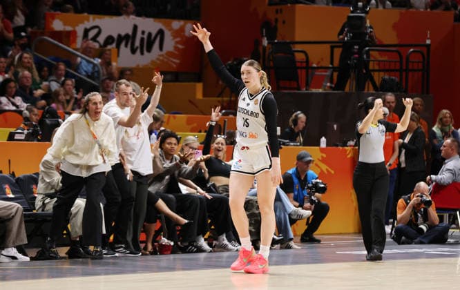 Luisa Geiselsöder celebrates after scoring a three-pointer; Li Malte Delow; ALBA celebrates with joy; Emotion; Celebration; Sports; Basketball; FIBA World Cup; World Championship; Women s World Cup; 2026-2027 season; July 9, 2026; DBB; Germany; GER vs. Mali