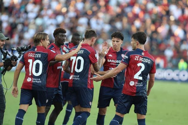 September 7, 2026, Cagliari: Cagliari s Daniel Maldini jubilates with teammates after scoring the goal (1-0 ) during Italian Serie A soccer match Cagliari calcio vs US Lecce at the Unipol Domus in Cagliari, Italy, 7 September 2026.ANSA FABIO MURRU Soccer: Serie A; Cagliari-Lecce  - ZUMAa110 20260907_zaf_a110_073 Copyright: xFabioxMurrux