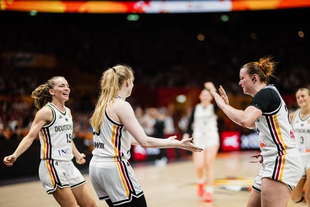 2026 FIBA Women’s Basketball World Cup: Germany vs. Mali, September 7, 2026—Germany celebrates Frieda Buhner (Germany, 20), Lina Sontag, Germany, 24, Britta Daub, Germany, 19, Basketball, FIBA Women’s Basketball World Cup 2026, Group Stage, Group A, Matchday 3: Germany vs. Mali on September 7, 2026, at the Uber Arena, Berlin Copyright: xBEAUTIFULxSPORTS Tonhäuserx