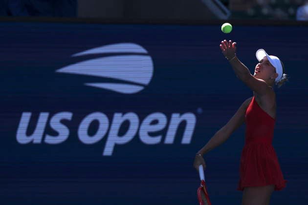 US Open tennis tournament - Day 9 Anastasia Potapova of Austria serves against Mirra Andreeva of Russia during the Women s Singles round 4 of the US Open Tennis Championships at the USTA Billie Jean King National Tennis Center in Flushing Meadows, New York, USA, 07 September 2026. The 2026 US Open tournament runs from 23 August through 13 September. FLUSHING MEADOWS NEW YORK United States  Copyright: xSARAHxYENESELx