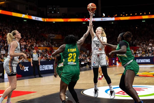 Frieda Buhner, Germany, 20, shooting; Sika Kone, Mali, 23; Aminata Sangare, Mali, 02; GER, Germany vs. Mali, basketball, 2026 FIBA Women’s World Cup, group stage, Matchday 3, September 7, 2026, GER, Germany vs. Mali, Basketball, 2026 FIBA Women’s World Cup, Group Stage, Match Day 3, September 7, 2026, Berlin Copyright: xEibner-Pressefoto MaxxVincenx EP_MVN