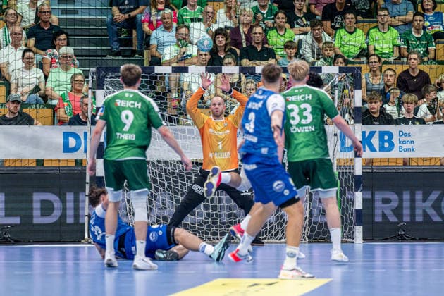 OPEL Handball Bundesliga: HSG Wetzlar vs. ThSV Eisenach, September 7, 2026—Bart Ravensbergen (HSG Wetzlar), 1, Niklas Theiß HSG Wetzlar, 9, Oskar Joelsson ThSV Eisenach, 3, Georg Löwen HSG Wetzlar, 33 OPEL Handball Bundesliga HSG Wetzlar vs. ThSV Eisenach, Wetzlar, September 7, 2026 Copyright: xBEAUTIFULxSPORTS Roeczeyx