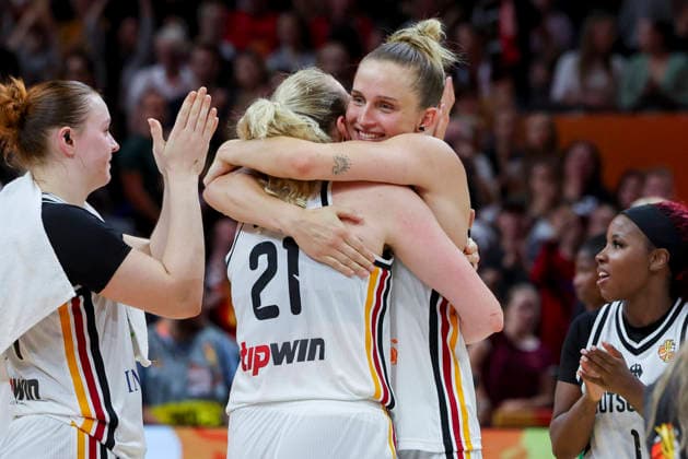 Marie Guelich (Germany) and Leonie Fiebich (Germany) cheer during the FIBA Women s Basketball World Cup Germany 2026 group match between Germany and Mali at the Berlin Arena on September 7, 2026, in Berlin, Germany. Photo by Marco Steinbrenner, DeFodi Images