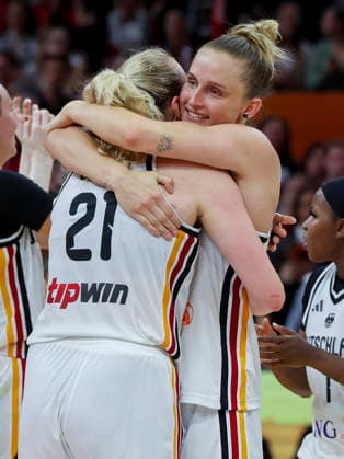 Marie Guelich (Germany) and Leonie Fiebich (Germany) cheer during the FIBA Women s Basketball World Cup Germany 2026 group match between Germany and Mali at the Berlin Arena on September 7, 2026, in Berlin, Germany. Photo by Marco Steinbrenner, DeFodi Images