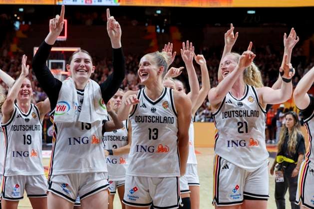 Britta Daub (Germany), Luisa Geiselsoder (Germany), Leonie Fiebich (Germany), and Marie Guelich (Germany) cheer during the FIBA Women’s Basketball World Cup Germany 2026 group match between Germany and Mali at the Berlin Arena on September 7, 2026, in Berlin, Germany. Photo by Marco Steinbrenner, DeFodi Images