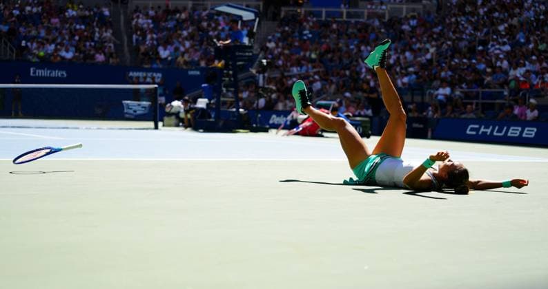 Qinwen Zheng celebrates her win over Iga Swiatek 2026 US Open, Day Nine, USTA Billie Jean King National Tennis Center, New York, USA - 07 Sep 2026New York USTA Billie Jean King National T New York (NY) United States of America EDITORIAL USE ONLY No use with unauthorised audio, video, data, fixture lists, club league logos or live services. Online in-match use limited to 120 images, no video emulation. No use in betting, games or single club league player publications. Copyright: xJavierxGarcia Shutterstockx 17137669n