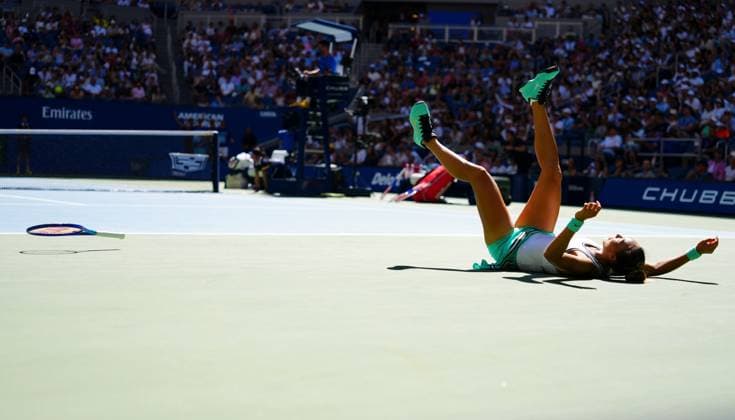 Qinwen Zheng celebrates her win over Iga Swiatek 2026 US Open, Day Nine, USTA Billie Jean King National Tennis Center, New York, USA - 07 Sep 2026New York USTA Billie Jean King National T New York (NY) United States of America EDITORIAL USE ONLY No use with unauthorised audio, video, data, fixture lists, club league logos or live services. Online in-match use limited to 120 images, no video emulation. No use in betting, games or single club league player publications. Copyright: xJavierxGarcia Shutterstockx 17137669o