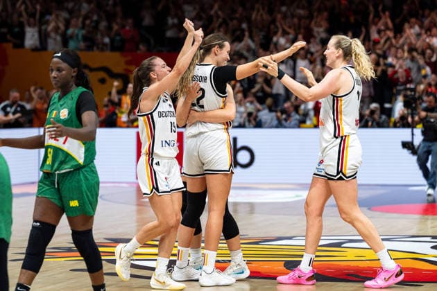German team celebrates after victory at the end of the game, Britta Daub (Germany), 19, Emily Bessoir (Germany), 22, Marie Guelich (Germany), 21, GER, Germany vs. Mali, basketball, 2026 FIBA Women s World Cup, group stage, Match Day 3, September 7, 2026, GER, Germany vs. Mali, basketball, 2026 FIBA Women’s World Cup, group stage, Matchday 3, September 7, 2026, Berlin Copyright: xEibner-Pressefoto MaxxVincenx EP_MVN